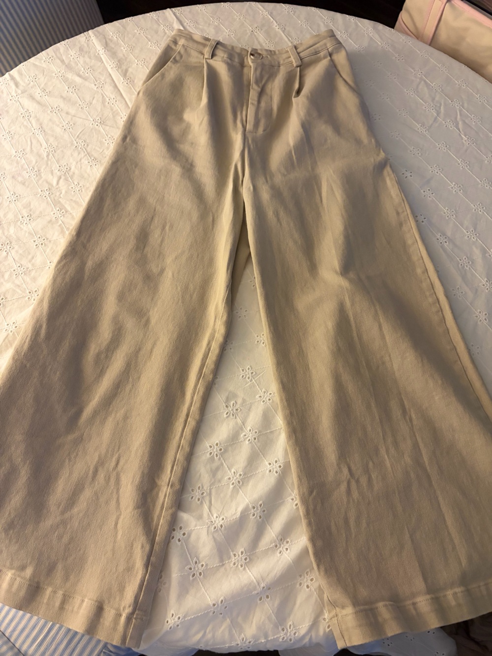 Beige khaki pants